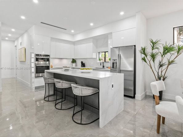 325 SW 16th St B, Fort Lauderdale FL 33315