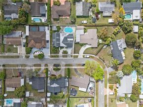 10020 SW 83rd St, Miami FL 33173