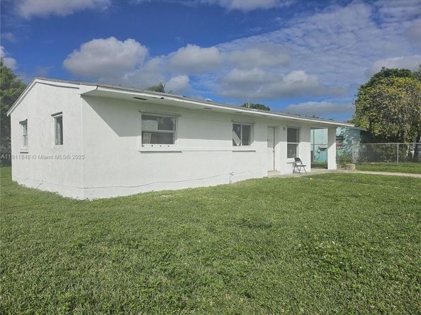 22300 SW 114th Ct, Miami FL 33170