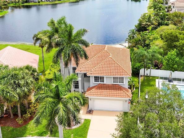 1361 NW 185th Ave, Pembroke Pines FL 33029