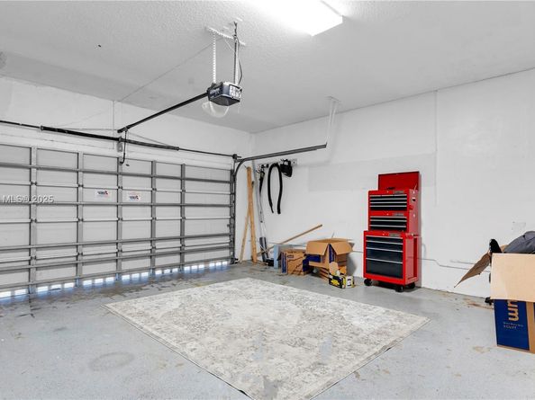 1361 NW 185th Ave, Pembroke Pines FL 33029