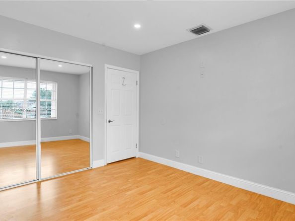 1361 NW 185th Ave, Pembroke Pines FL 33029