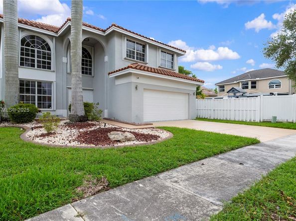 1361 NW 185th Ave, Pembroke Pines FL 33029