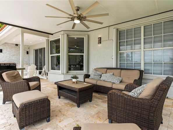 1361 NW 185th Ave, Pembroke Pines FL 33029