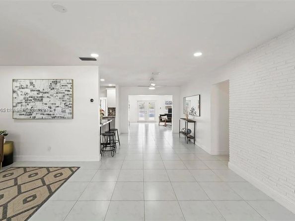 2219 N 35th Ave, Hollywood FL 33021