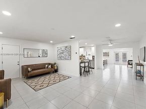 2219 N 35th Ave, Hollywood FL 33021