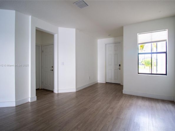 3435 W 105th Pl, Hialeah FL 33018