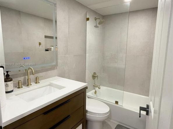 7775 NW 22nd Street 101, Pembroke Pines FL 33024