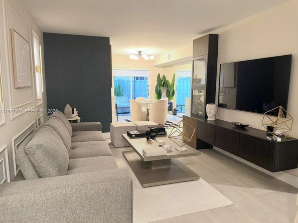 7775 NW 22nd Street 101, Pembroke Pines FL 33024