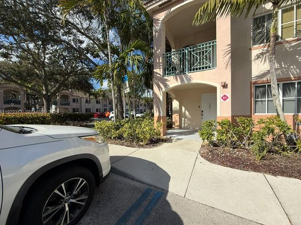 7775 NW 22nd Street 101, Pembroke Pines FL 33024