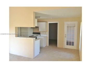 8731 NW 39th St