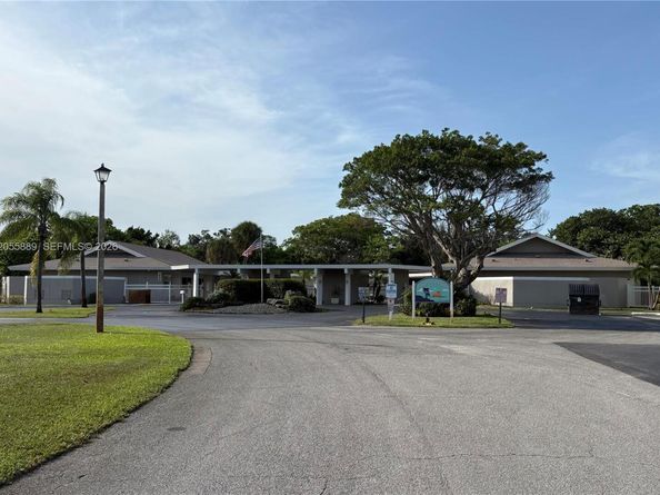 306 S Circle Dr S 203, Boynton Beach FL 33435