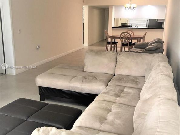 1715 Whitehall Dr 404, Davie FL 33324