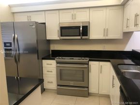 1715 Whitehall Dr 404, Davie FL 33324
