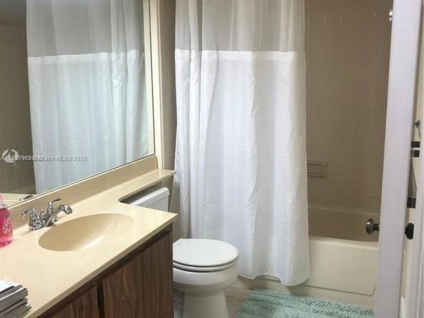 1715 Whitehall Dr 404, Davie FL 33324