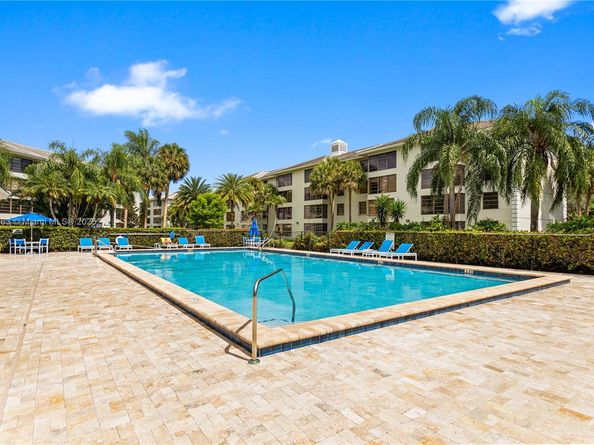 1715 Whitehall Dr 404, Davie FL 33324