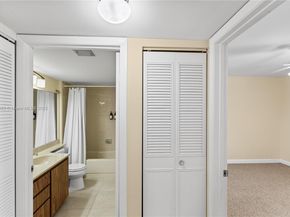 1715 Whitehall Dr 404, Davie FL 33324