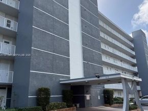 619 NE 14th Ave 303, Hallandale Beach FL 33009