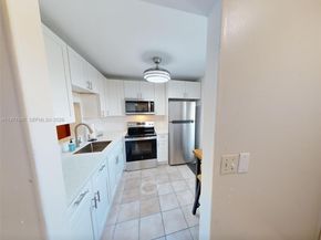 619 NE 14th Ave 303, Hallandale Beach FL 33009