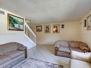 27 Madrid Ln 28, Davie FL 33324