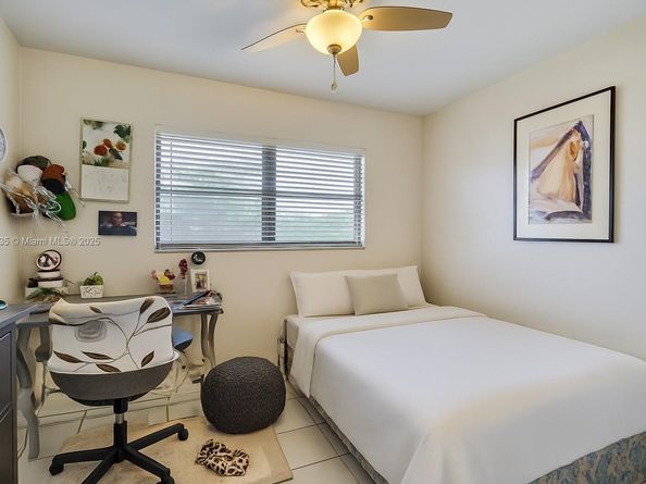 27 Madrid Ln 28, Davie FL 33324