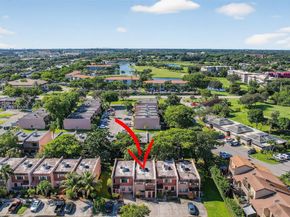 27 Madrid Ln 28, Davie FL 33324