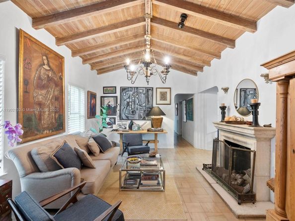 2700 SW 4th Ave, Miami FL 33129