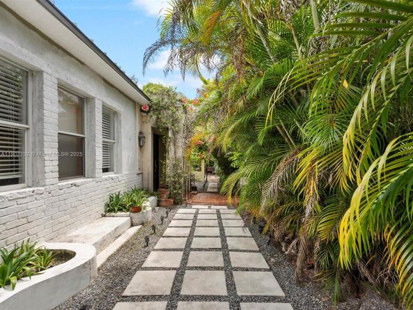 2700 SW 4th Ave, Miami FL 33129