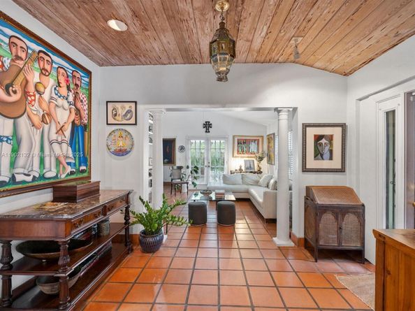 2700 SW 4th Ave, Miami FL 33129