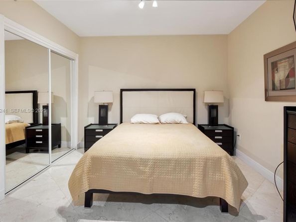 1830 S Ocean Dr 2212, Hallandale Beach FL 33009