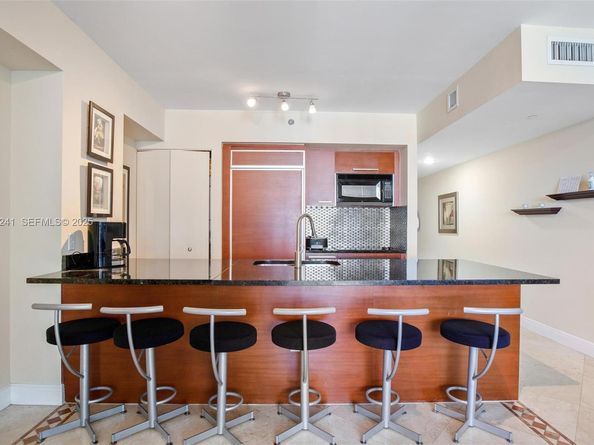 1830 S Ocean Dr 2212, Hallandale Beach FL 33009