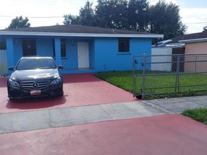 5738 Fletcher St, Hollywood FL 33023