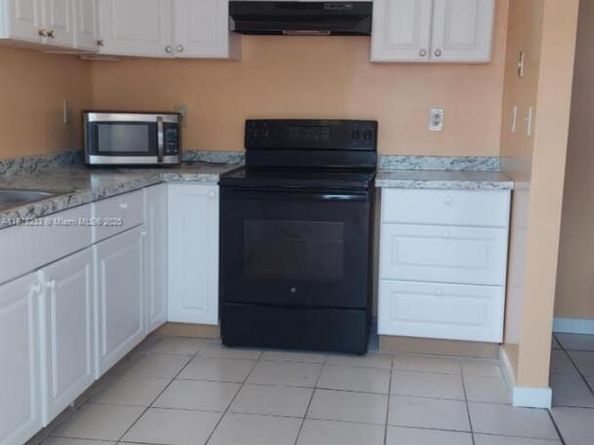 5738 Fletcher St, Hollywood FL 33023