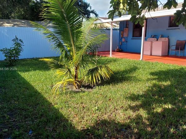 5738 Fletcher St, Hollywood FL 33023