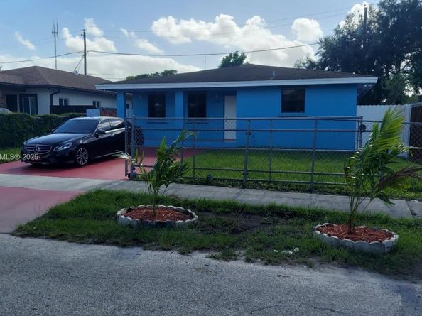 5738 Fletcher St, Hollywood FL 33023