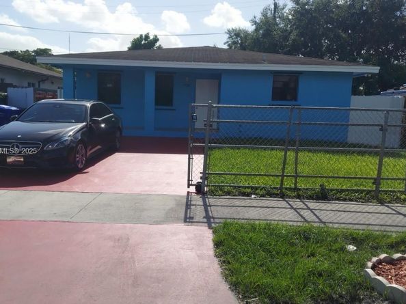 5738 Fletcher St, Hollywood FL 33023