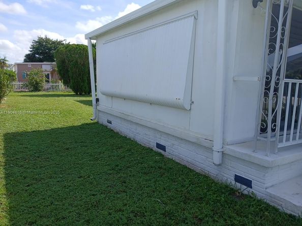 1860 SW 83rd Ter, Davie FL 33324