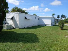 1860 SW 83rd Ter, Davie FL 33324