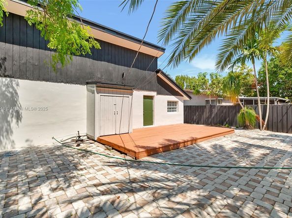 5400 NE 2nd Ave, Oakland Park FL 33334