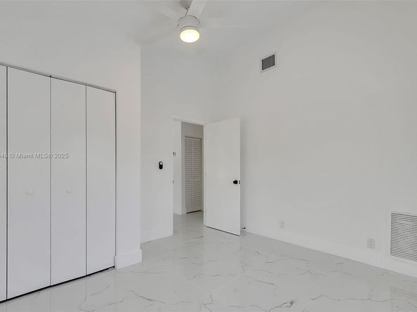 5400 NE 2nd Ave, Oakland Park FL 33334