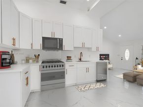 5400 NE 2nd Ave, Oakland Park FL 33334