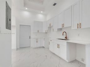 5400 NE 2nd Ave, Oakland Park FL 33334