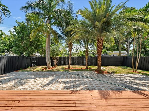 5400 NE 2nd Ave, Oakland Park FL 33334