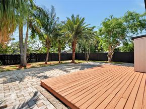 5400 NE 2nd Ave, Oakland Park FL 33334