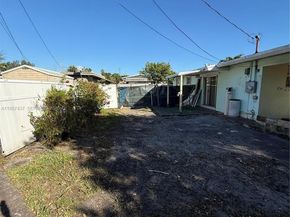 185 E 20th St, Hialeah FL 33010