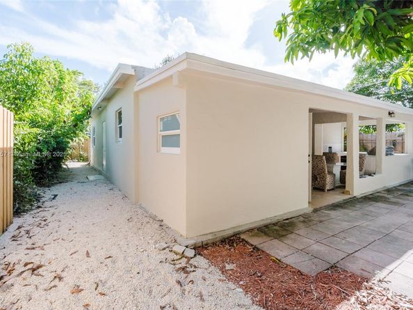 1007 NW 120th St, North Miami FL 33168