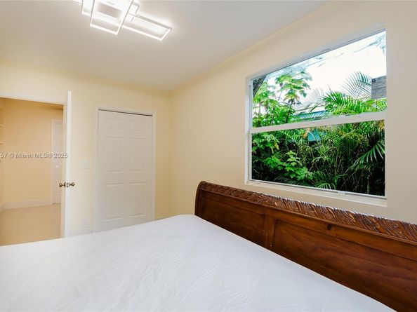 1007 NW 120th St, North Miami FL 33168