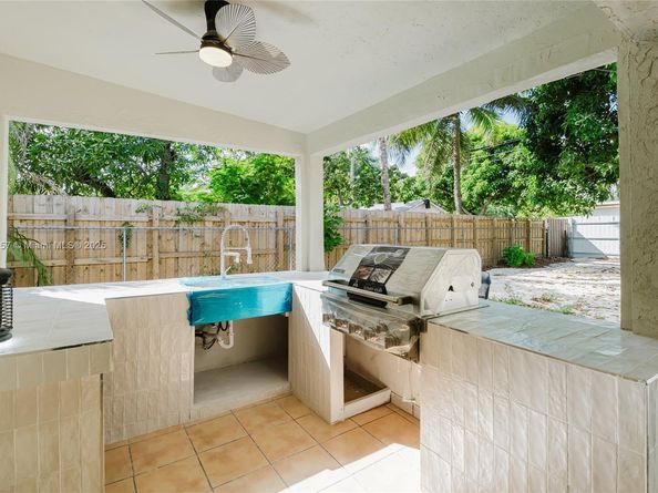 1007 NW 120th St, North Miami FL 33168