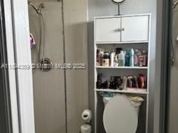 3380 NW 34th St, Lauderdale Lakes FL 33309