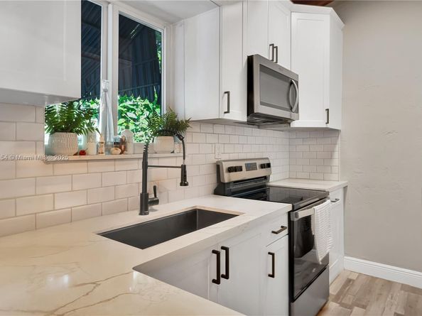 3577 Charles Ave, Miami FL 33133